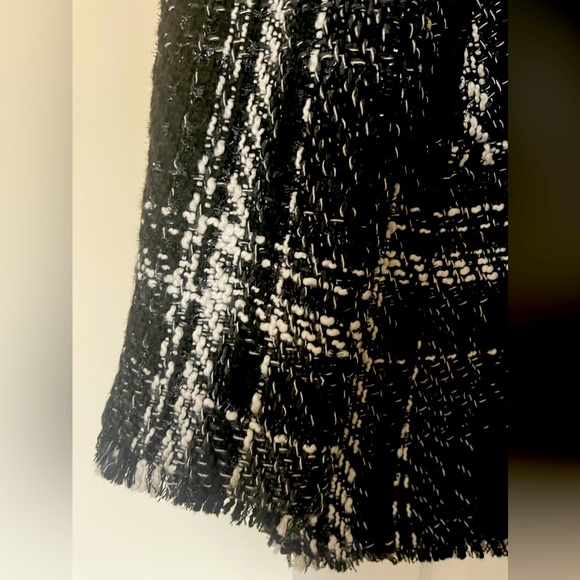 EXPRESS BLAZER: black and white Chanel classic look! Works with so many outfits - Picture 3 of 6